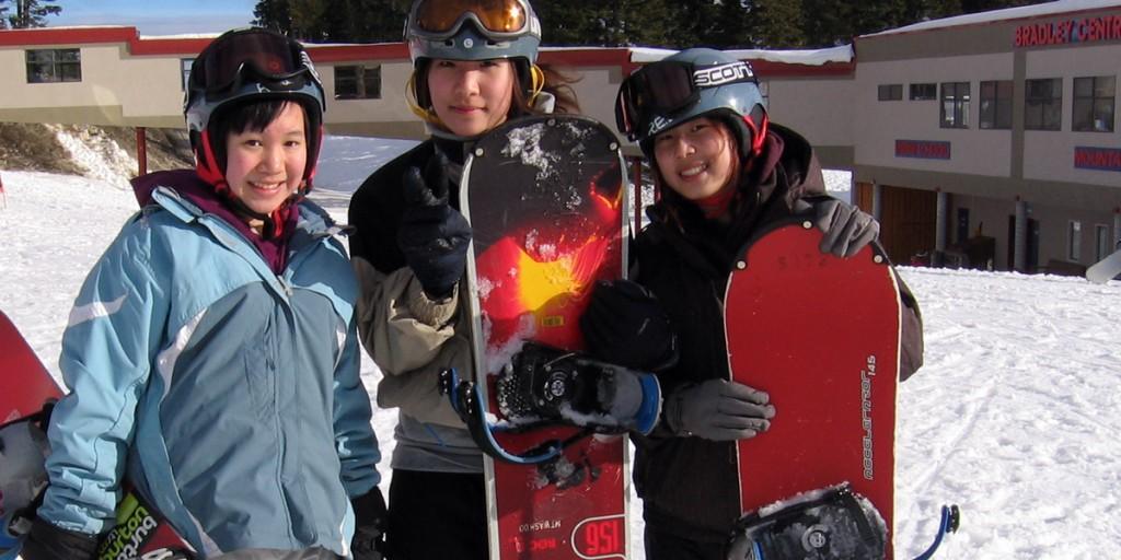 Snowboarding girls1 1024x512
