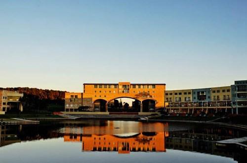 bond university arch